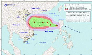 Bão số 8 đang di chuyển theo hướng Tây và liên tục tăng cấp