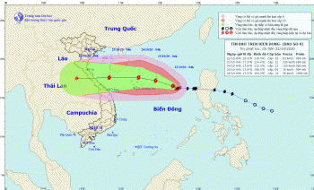 Bão số 8 tiếp tục mạnh lên, di chuyển theo hướng Tây Tây Bắc