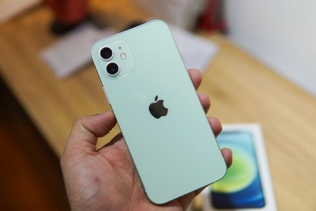 iPhone 12 đầu tiên về Việt Nam