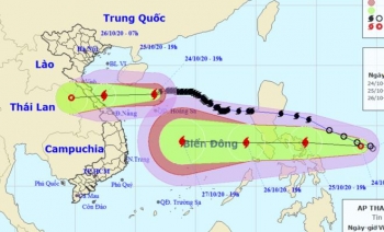 Bão số 8 chưa qua, bão số 9 khả năng sẽ hình thành và mạnh lên vào 25/10