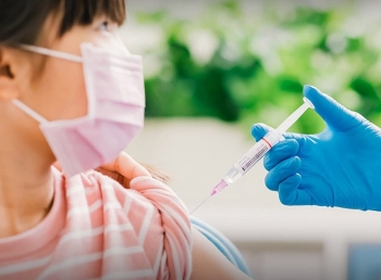 Cần lưu ý gì khi tiêm vaccine COVID-19 cho trẻ em?