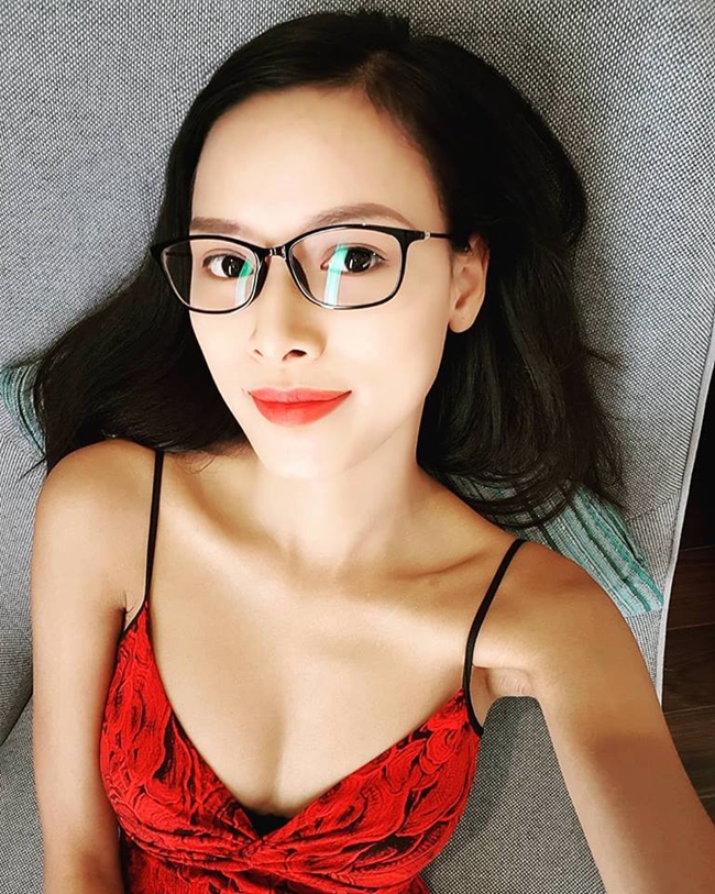 nu y ta sexy khien trung hieu me man duoc fan theo duoi tang hoa lien tiep 8 ngay