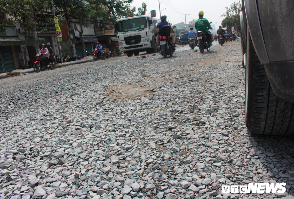 dan gong minh vuot bay tu than tren con duong dau kho bac nhat tphcm