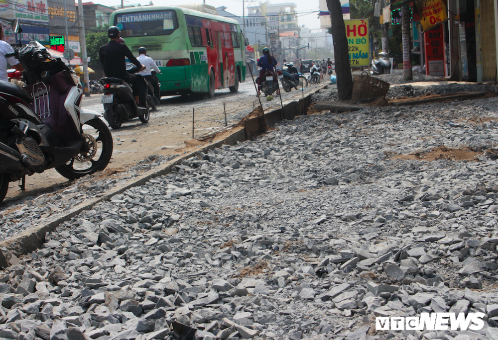 dan gong minh vuot bay tu than tren con duong dau kho bac nhat tphcm