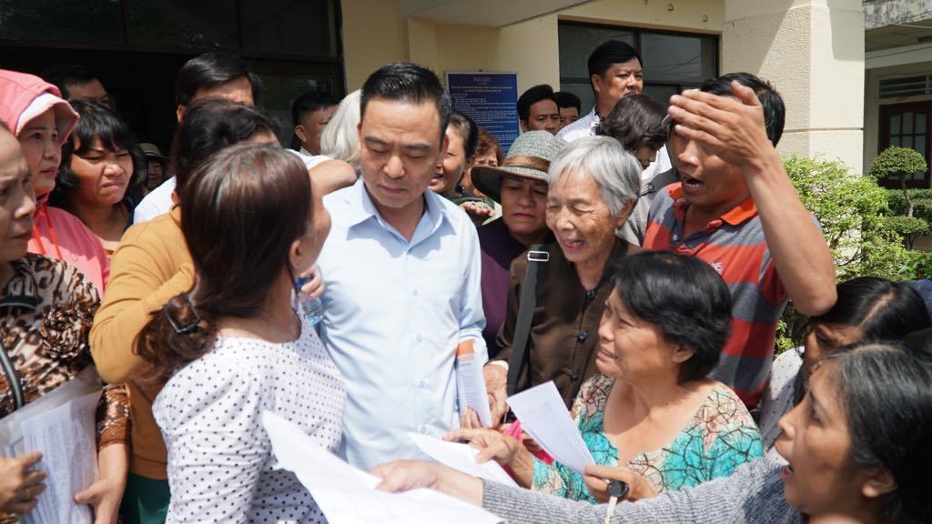 nguoi dan de nghi xu ly lanh dao tp gay ra sai pham o thu thiem