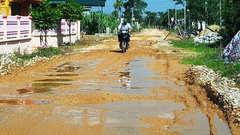 duong tram ty xoi tung de day mua nhay nhua nang bui mu