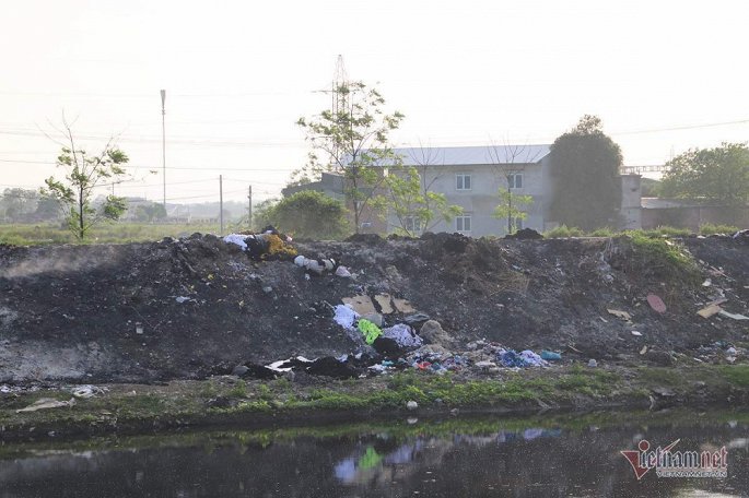 khoi dot vai khet let dau doc dan lang vai vun o ngoai thanh ha noi