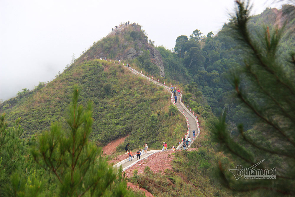 chinh phuc song lung khung long va cot moc bien gioi cao nhat quang ninh