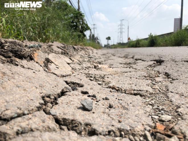 Ảnh: Con đường chỉ dài 2km nhưng có gần 100 'hố tử thần' ở Đồng Nai - 3