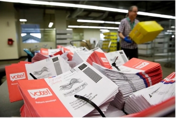 Bầu cử Mỹ: Yêu cầu kiểm tra phiếu bầu qua thư bị chậm trễ