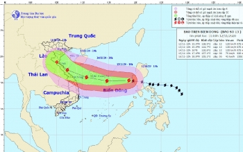 Bão số 13 cách quần đảo Hoàng Sa 730 km, giật cấp 15