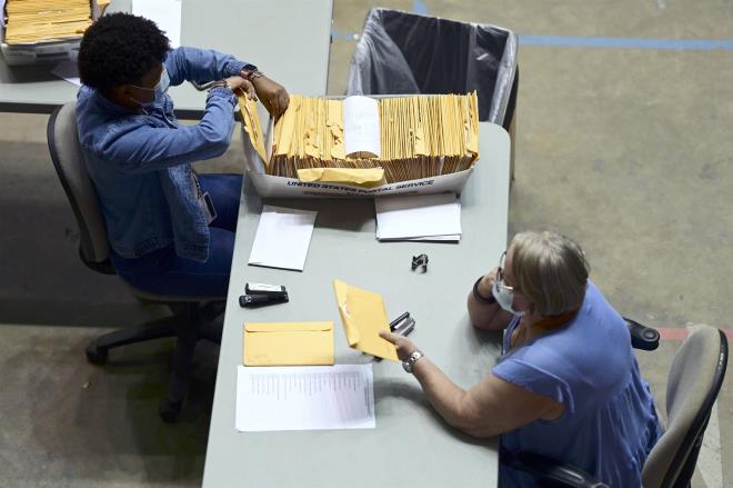 Bầu cử Mỹ: Hàng trăm vali phiếu bầu bị bỏ quên ở quần đảo Puerto Rico - 1