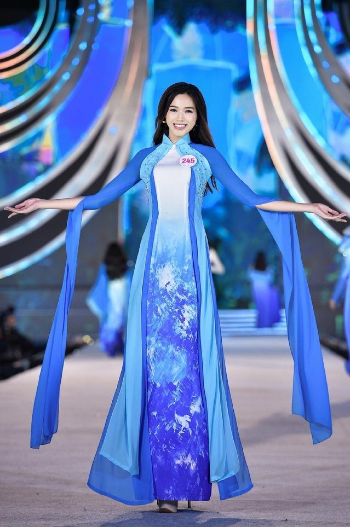Trước khi đến với Hoa hậu Việt Nam 2020, Đỗ Thị Hà đã từng vào top 40 Hoa khôi Sinh viên Việt Nam.