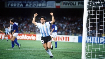 Những chiến tích để đời của huyền thoại bóng đá Maradona