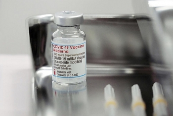 Mỹ chưa cấp phép vaccine Moderna cho trẻ em