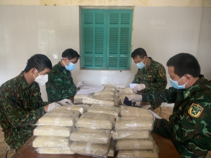 Quảng Bình: Phá đường dây buôn ma túy xuyên quốc gia với hơn 300.000 viên - 2
