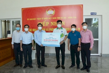 Petrovietnam trao tặng 3 xe cứu thương cho tỉnh Bà Rịa Vũng Tàu