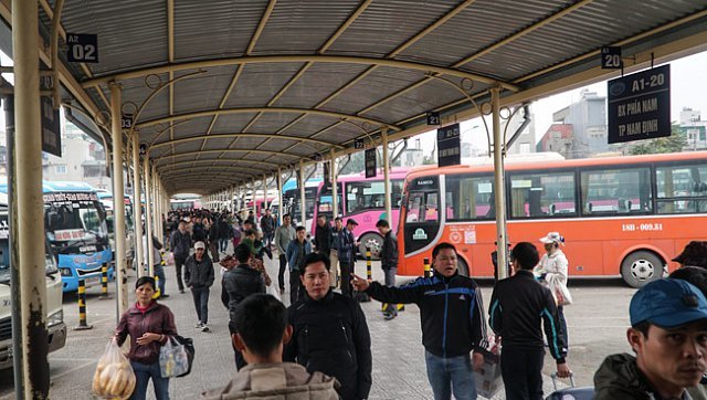 ha noi dieu chuyen xe khach tu giap bat ve ben yen so ai cung lo