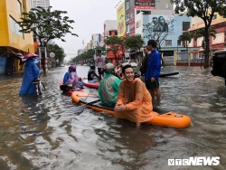 sau mua ngap lich su rac ngap ngua tu pho ra bai bien da nang