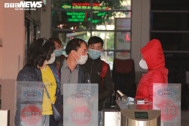 Ảnh: Bến xe khách ở Hà Nội đìu hiu ngày cuối năm - 8