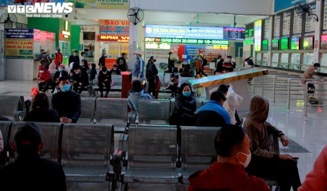 Ảnh: Bến xe khách ở Hà Nội đìu hiu ngày cuối năm - 9