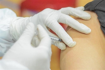 Sớm lên phương án tiêm vaccine cho trẻ 5-11 tuổi báo cáo Bộ Chính trị