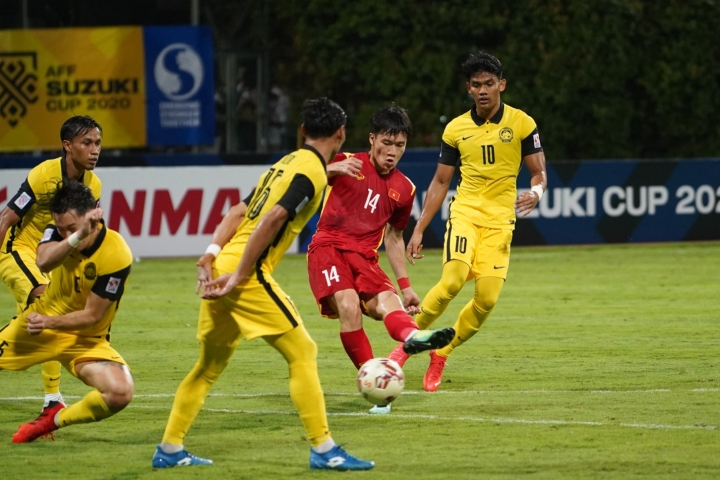 Báo châu Á: Không cần phải bàn cãi, đẳng cấp tuyển Việt Nam vượt xa Malaysia - 1