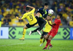 infographic viet nam vs malaysia nhung tran thua khong the nuot troi